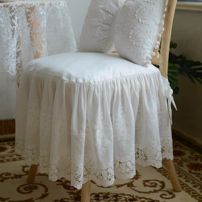 Visitor Chair Padded - النمط الأوروبي الدانتيل الأبيض والتطريز يجمع